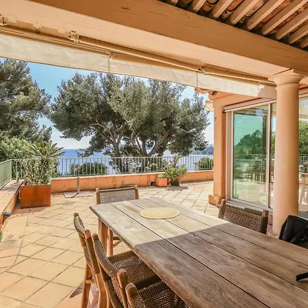 Willa Les Pins Le Lavandou